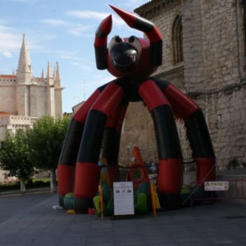 Centro Comercial y de Ocio MN4 - Piscina de bolas, camas elásticas,  castillos hinchables… ¡¡La diversión está en #Totejaca, Parque Infantil  #MN4!! Disfruta de un sábado con los peques de la casa!!